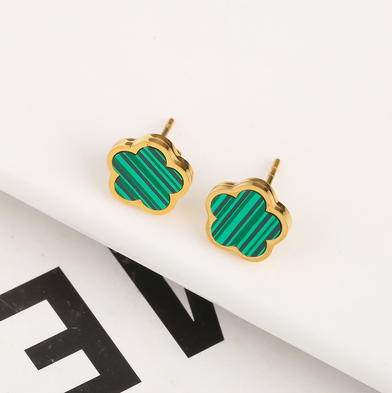 New Stainless Steel Plant Fritillary Five Leaf Petals Earring Bracelet Necklace Jewelry Set Women Cross-border Hot Selling Lot Product information: Pattern: plants and flowers Treatment Process: Electroplating Color: 1,2,3,4,5,6,7,8,9,10,11,12,13,14,15,16