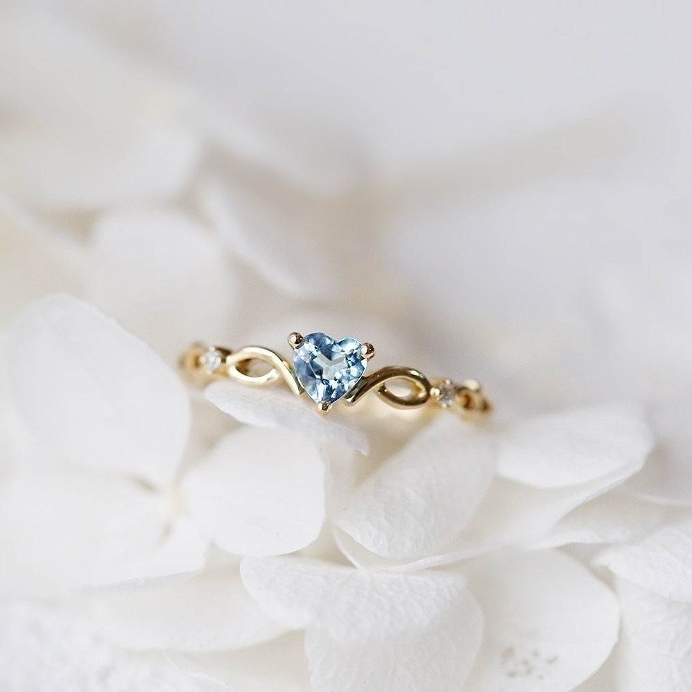 Love Heart-shaped Zircon Diamond-set White K Fashion Jewelry Product information: Type: Ring Material: Copper Style: European and American Shape: Heart-shaped Treatment process: inlaid zircon Style: Women's Color: gold red diamonds, gold green diamonds, g