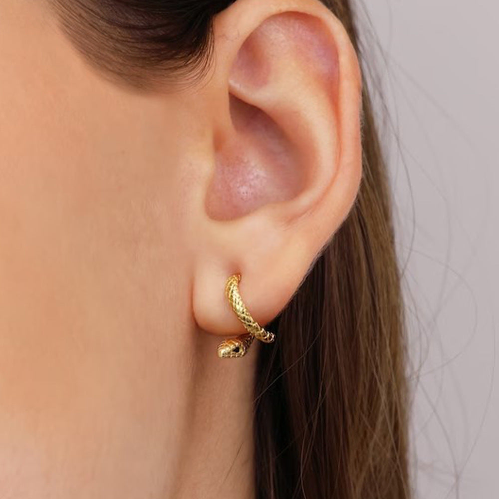 925 Sterling Silver Snake Adjustable Ear Studs Product information: Treatment Process: Electroplating Color: gold, white gold Applicable population: Female Material: S925 sterling silver Purity: 925 silver Packing list: A pair of earrings Product Image: 9
