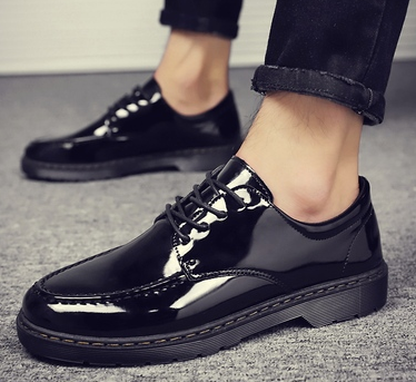 Casual leather shoes for work Closure: frenulum Size: 39 40 41 42 43 44 Pattern: solid color Style: Leisure Subdivision style: daily leisure Color classification: red, black, bright and black Season: spring and Autumn Toe style: round head Occasion: Daily