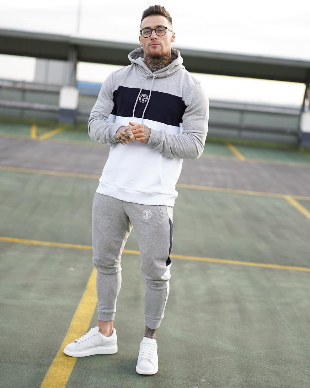 Men's casual round neck sports sweatshirt suit style: Casual Function: breathable, wear-resistant, windproof, anti-static, moisture wicking Suitable season: autumn Applicable gender: male Sleeve length: long sleeve Applicable age: adult Length: trousers C