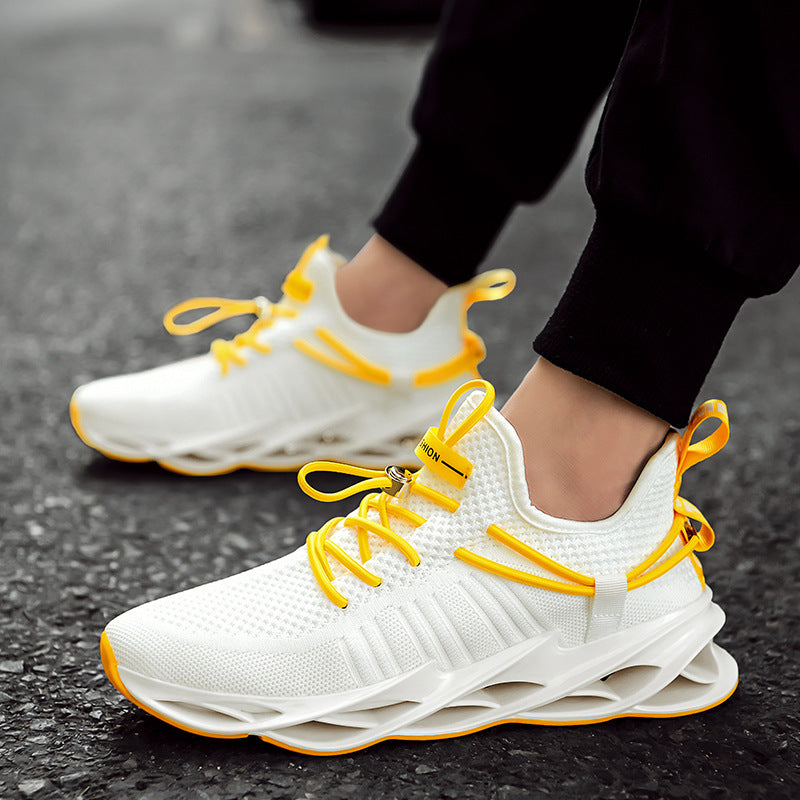Men's shoes fly-woven mesh shoes Inside material: mesh Midsole material: PU midsole Upper material: fly woven Applicable scenes: running sports, fitness equipment, cycling sports, sports trends Color: 6852 white, 6852 red, 6852 black Size: 39,40,41,42,43,