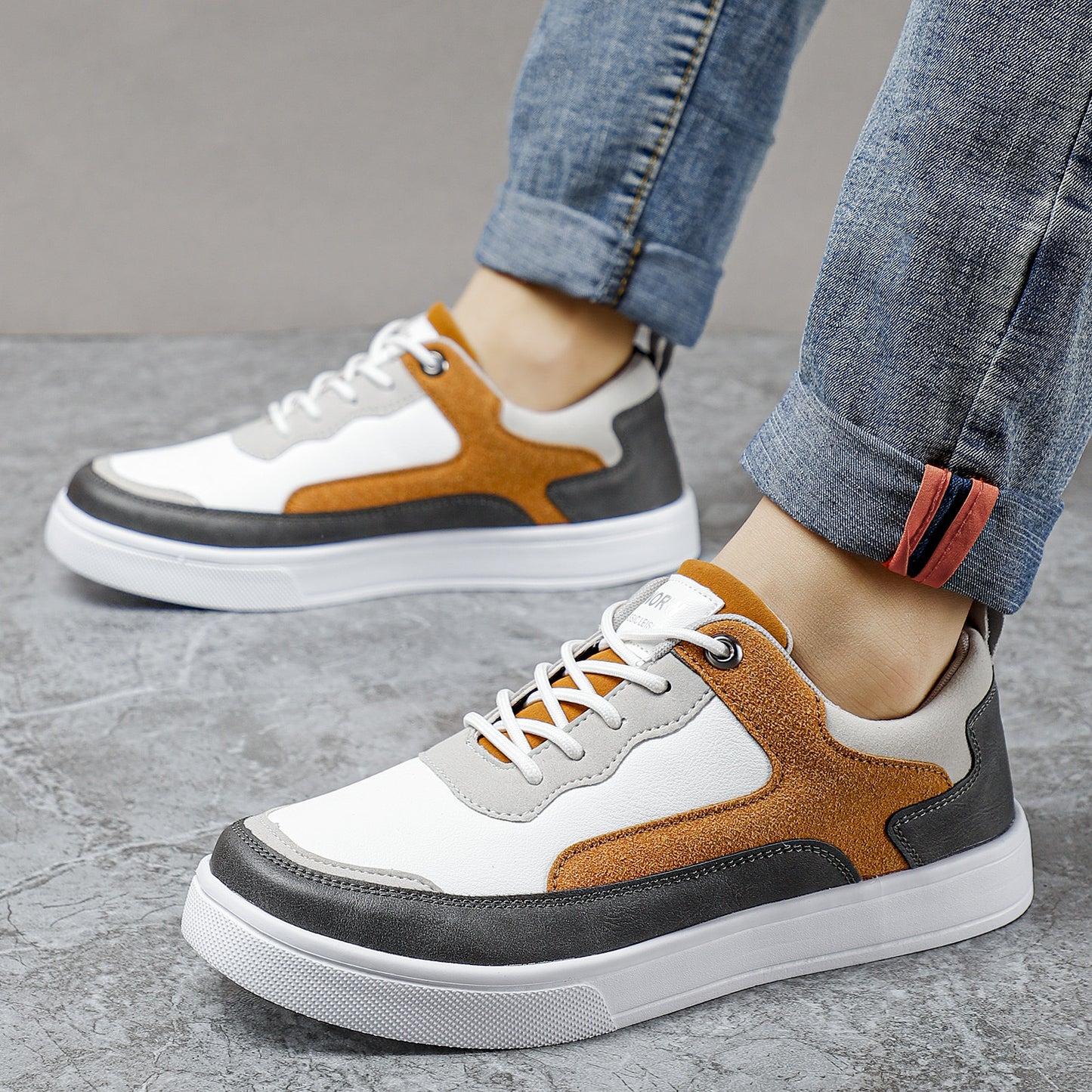 Men's Stylish And Lightweight Leather Surface Color Matching Casual Shoes Product information: Color: white, black Upper height: low top Heel height: flat heel Size: 39, 40, 41, 42, 43, 44, 45, 46 Sole craft: viscose shoes Cutting depth: shallow mouth (le