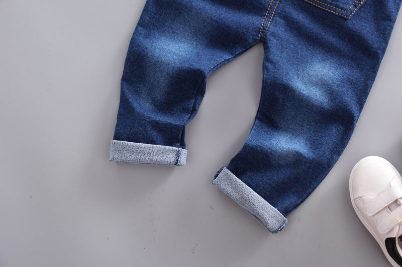 Baby boy overalls Style: overalls Length: trousers Whether the hair/excess thread ends are trimmed: obvious parts have been trimmed Fabric name: denim Main fabric composition: cotton Main fabric ingredient content: 95 (%) Security level: Class A Pants pla