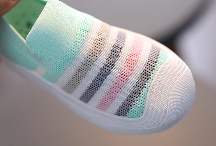 Candy-colored Flying Woven Breathable Casual Shoes Product information: Applicable age: toddler clothes (1-3 years old), children's clothes (4-6 years old) Applicable gender: male Upper material: fabric Function: Lightweight, non-slip Suitable season: sum