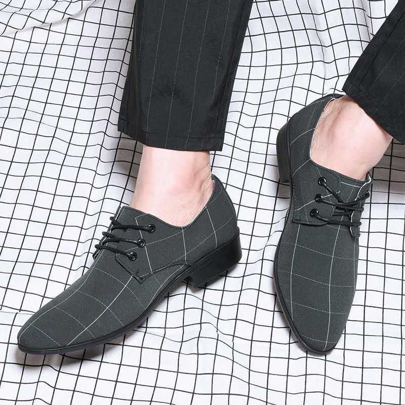Leather Shoes Men's Business Lace Up British Men's Formal Dress Shoes Product information: Heel height: middle heel (3-5CM) Function: breathable, wear-resistant Sole Material: Rubber Applicable sports: hiking Heel shape: flat heel Inside material: cloth U