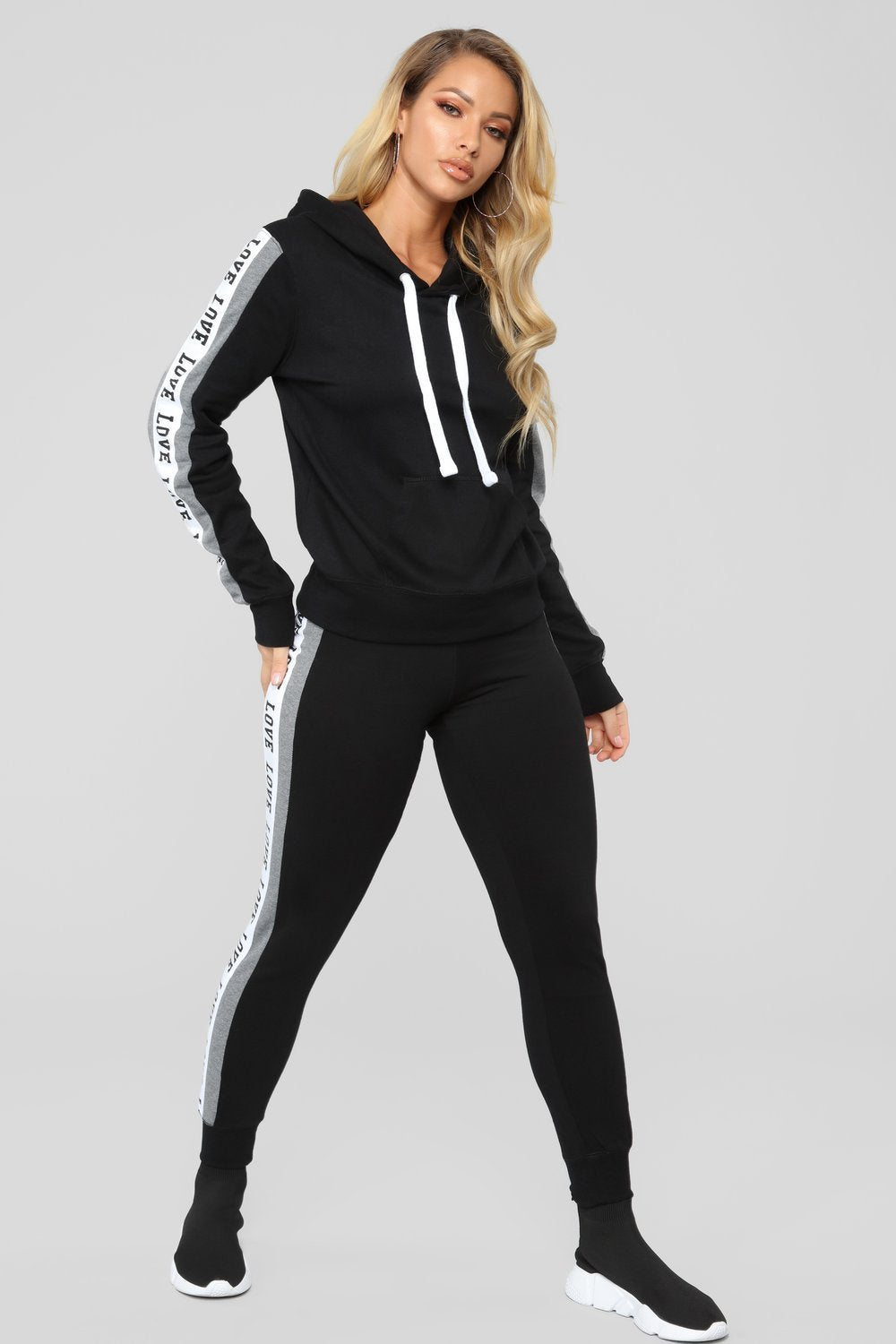 Women's New Sports And Leisure Suits Product information: Style: pants suit Top style: Knitwear Pants style: straight pants Length: trousers Fabric name: Knitting Main fabric composition: viscose The content of the main fabric ingredient: 81%-90% Applicab