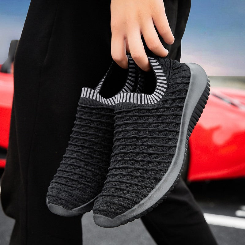 Men's Shoes Mesh Fly Woven Sports Casual Running Shoes Product information Upper material: flying woven surface Wearing style: elastic band Popular elements: rhinestones, grids, color matching Color: black and red, black and gray Size: 35,36,37,38,39,40,4