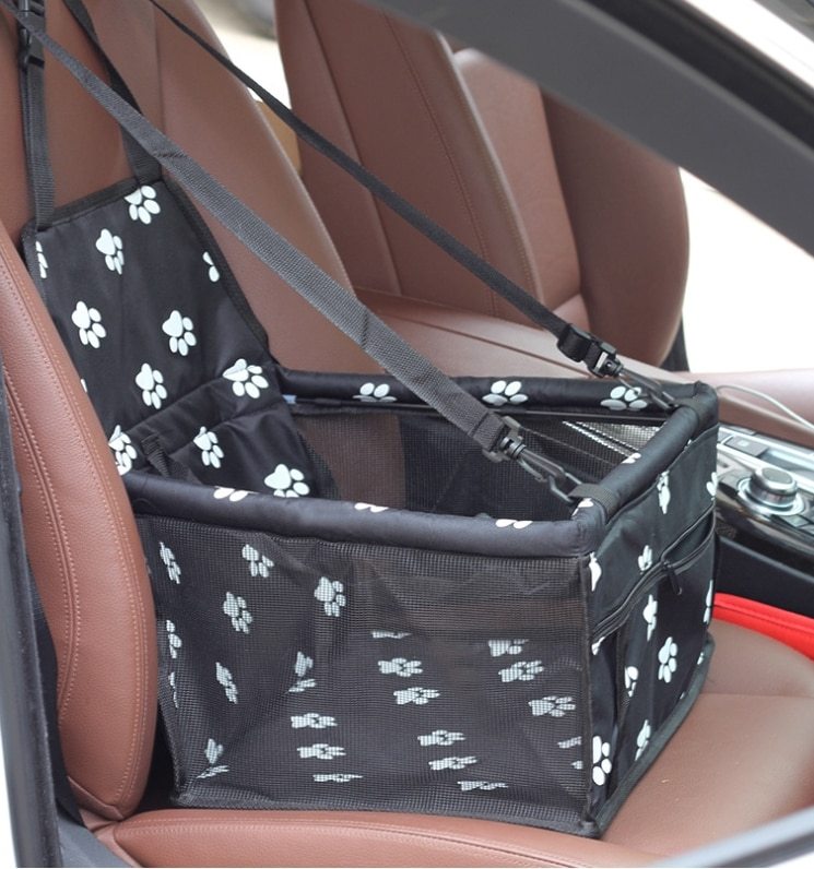 Pet Car Bag Breathable Pet Bag Overview: The new 4D pet anti-dirty breathable car mat, double-layer thickening Both the front seat and the back seat can be used, which is very convenient. With zipper pocket design, you can put some small things, The cushi