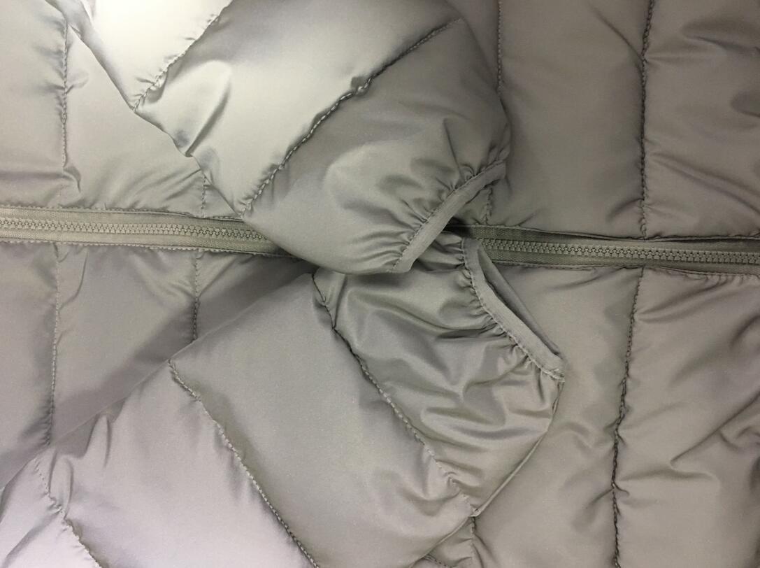 Reflective Light Winter Jacket Coat Women Men Thick Warm Overview: 1.high quality soft Warm comfortable fabric 2.demountable hood 3.elastic cuff and hem 4.thread tidy 5.windproof paste stand collar Specification: Style: cardigan Edition type: fit type Pla