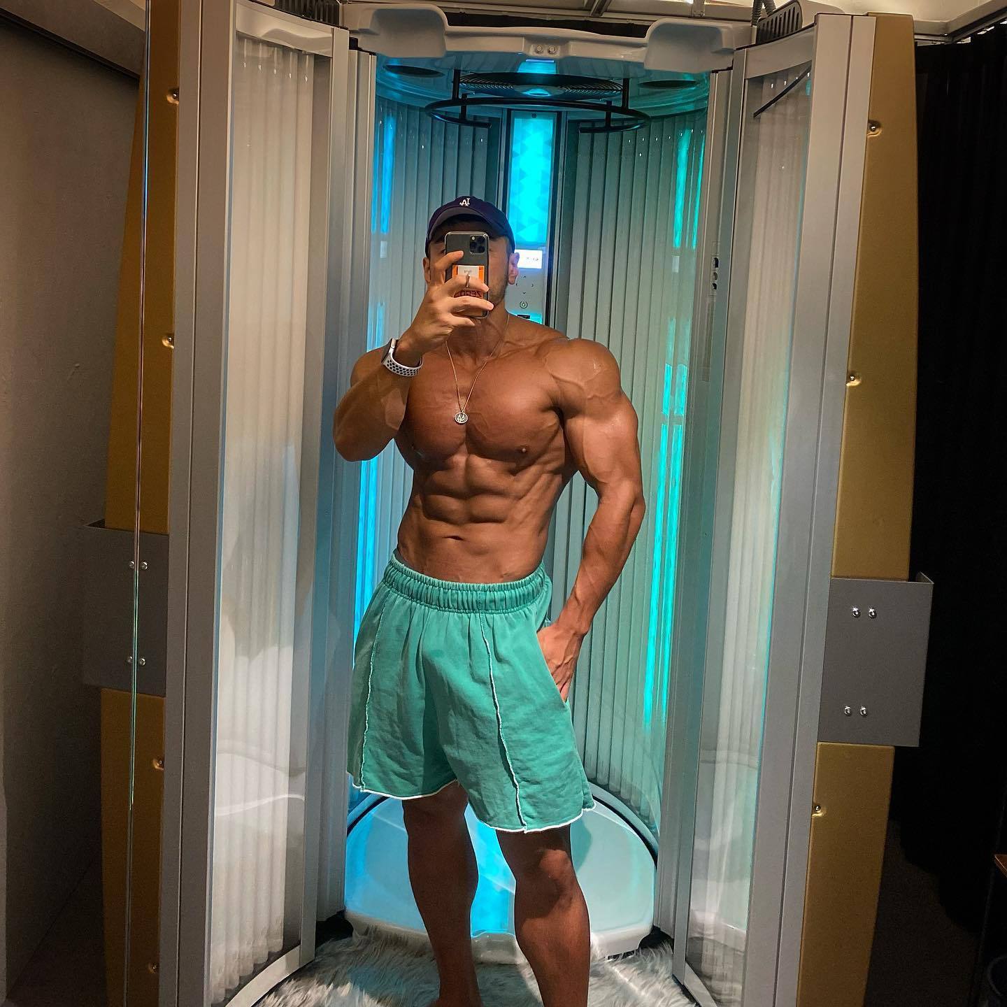 New Sports Fitness Shorts Men Product information: Fabric name: Cotton Color: black, light gray, green, blue Size: M,L,XL,XXL,XXXL Inventory Type: whole transaction Fabric composition: Cotton Style: Stretch Size: Unit:CM Note: 1. Asian sizes are 1 to 2 si