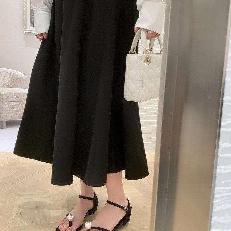 New Fairy Style Square Toe Pearl Flip-toe Sandals For Women Product information: Pattern: solid color Lining material: imitation leather Color: black, silver Upper height: low top Size: 35,36,37,38,39,40,41,42,43 Sole craft: viscose shoes Sole material: r