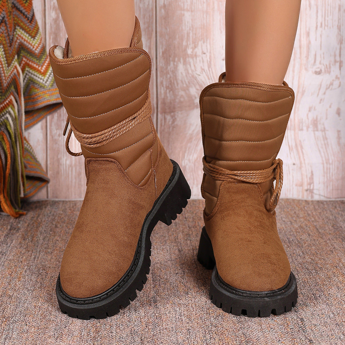New Chunky Heel Mid-tube Snow Boots Winter Warm Fleece Boot With Lace-up Design Fashion Casual Shoes For Women Product information: Upper material: suede Sole material: rubber Upper height: high top Toe shape: round head Heel shape: thick heel Inner mater