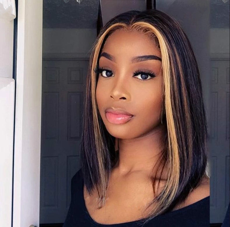 Real Lace Wig Product Name: Real Lace Wig Specifications: short straight hair Net type: Comfortable stretch net Material: 100% real human hair Size: 13*4 headgear Real Lace Wig Product Name: Real Lace Wig Specifications: short straight hair Net type: Comf