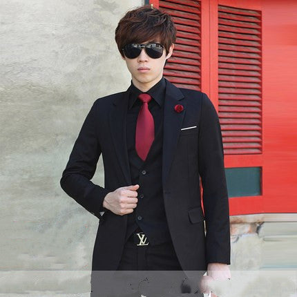 Young men in slim suits Fabric name: Blended Serge Main fabric composition: Viscose The content of the main fabric composition: 35 (%) 1. Asian sizes are 1 to 2 sizes smaller than European and American people. Choose the larger size if your size between t