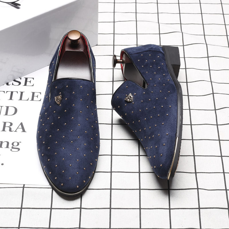 Pointed rivet leather shoes Product category: leather shoes Upper material: PU Sole Material: Rubber Function: breathable, wear resistant Pointed rivet leather shoes Product category: leather shoes Upper material: PU Sole Material: Rubber Function: breath