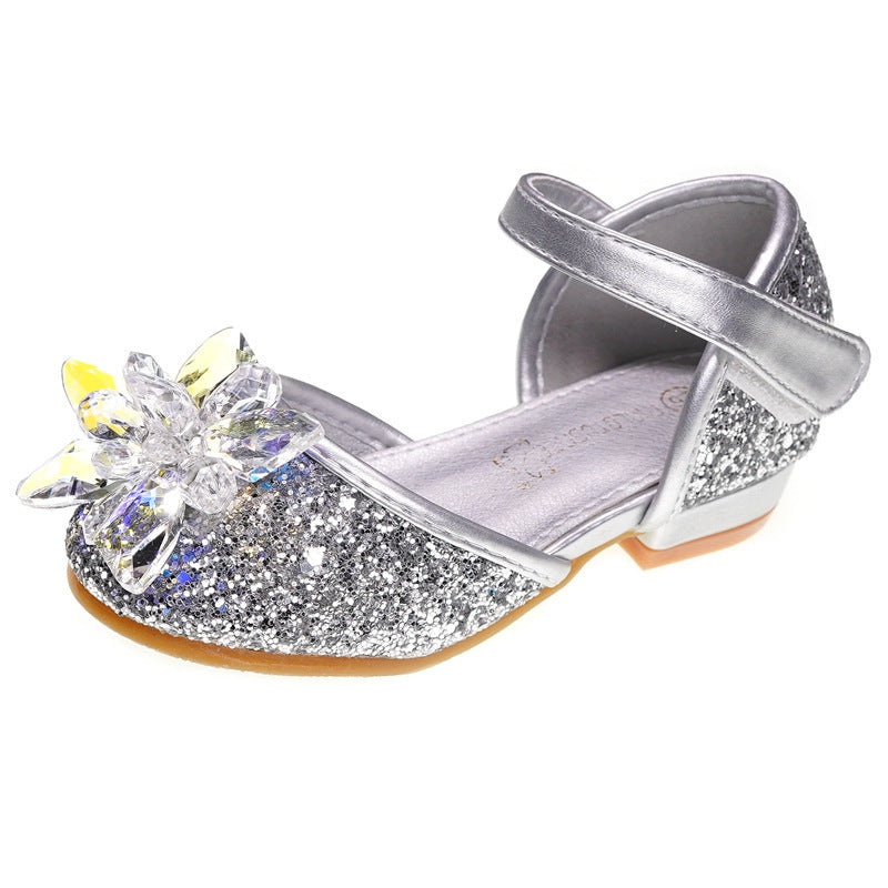 Girls crystal shoes rhinestone single shoes Name: new crystal shoes Color: pink. Blue. Silver Upper: shiny fabric Lining: comfortable cotton Sole: reinforced sole Maintenance: please don't wash with water bubble, wipe with wet cloth or paper towel when cl