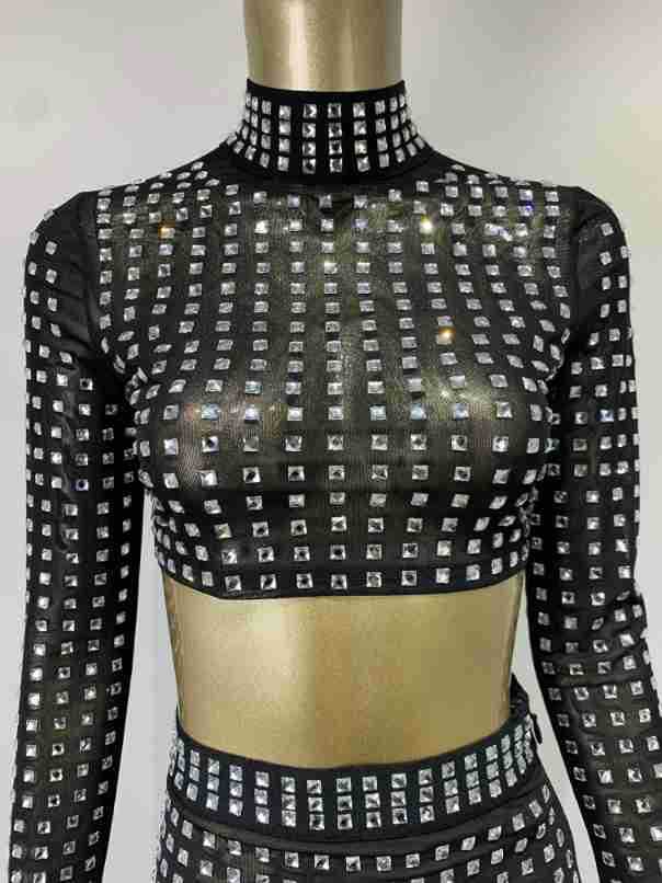 Black Rivet Skirt Suit Yagao Street Party Suit Suit Product information: Color: black suit Size: XS,S,M,L Skirt length: mid-length skirt Fabric name: modal Main fabric composition: nylon Sleeve length: long sleeve Size: Note: 1. Asian sizes are 1 to 2 siz