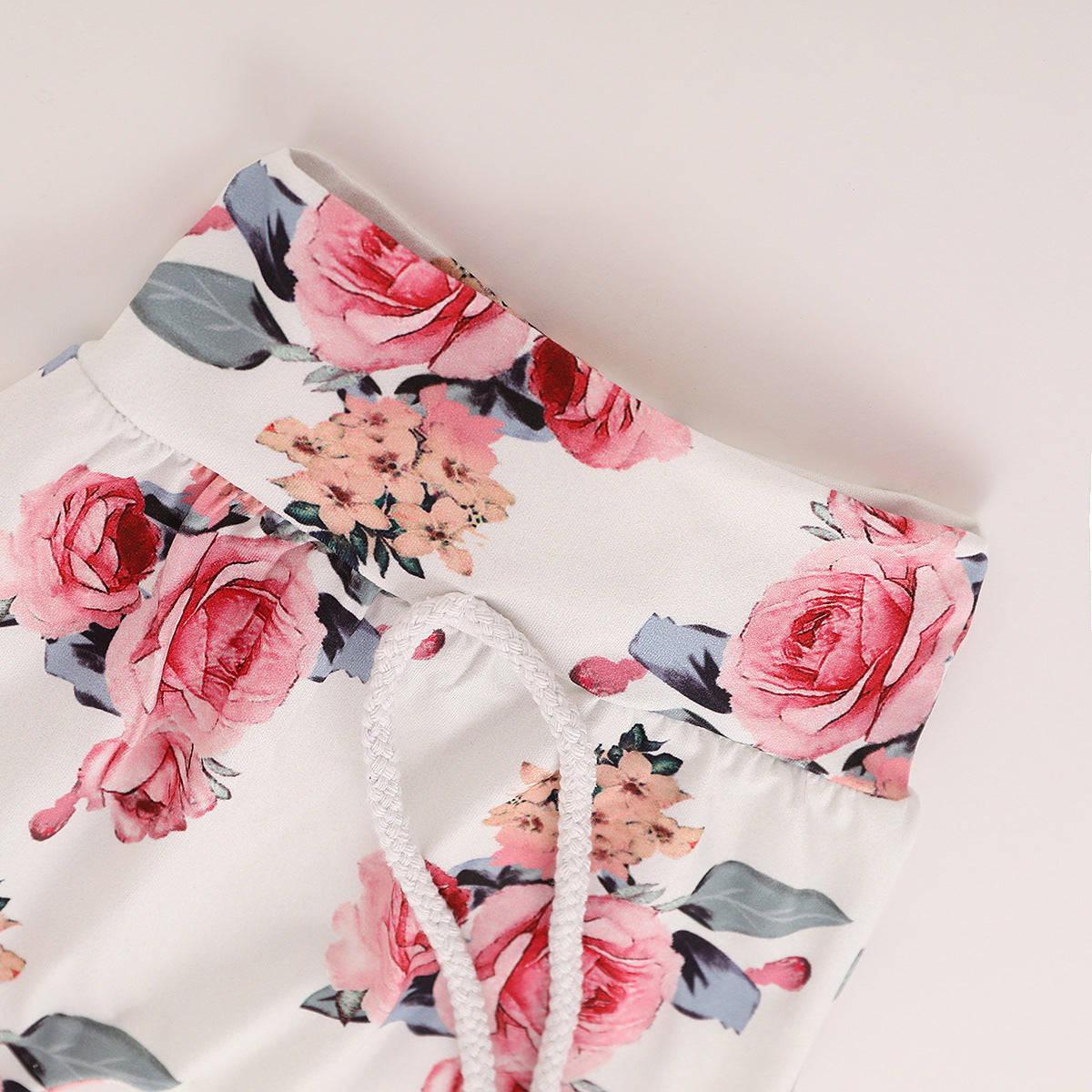 Children's hood printing suit Applicable gender: female Style: European and American Suit type: pants suit Suitable age: newborns (0~1 years old, 80cm and below) Sleeve length: long sleeve Whether Hooded: Hooded Length: trousers Thickness: General Flat ca