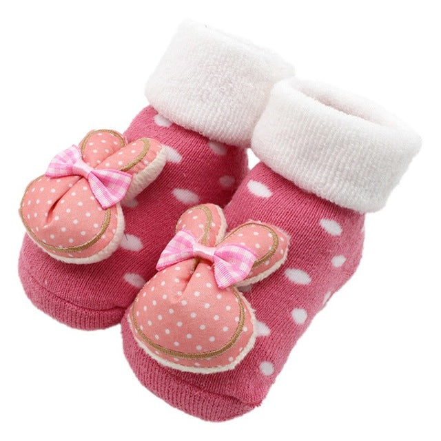 Stitching doll socks baby baby floor socks Features: 100% new quality Material: Cotton Most suitable size Warm, stylish design Size: S Suitable for 0-1 years of age with a length of about 9cm M Suitable for 1 to 3 years old at the end of about 11cm Precau