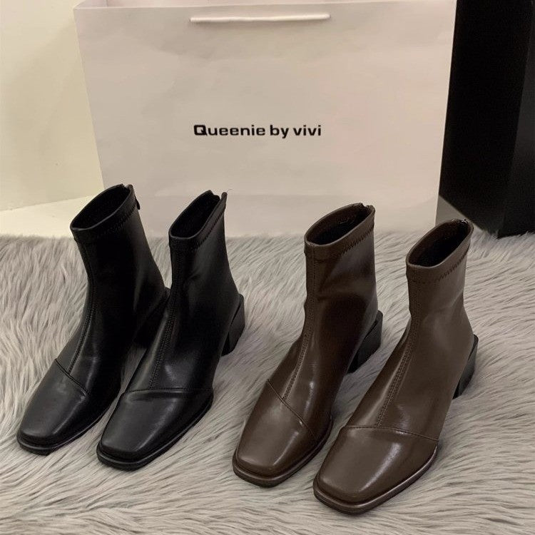 Chunky Heel Square Toe Women's Fleece-lined Dr Martens Boots Product information: Color: Black, Brown Heel height: mid heel (3-5CM) Size: 35, 36, 37, 38, 39 Sole material: rubber Shoe Upper material: Microfiber Applicable Gender: Female Packing list: Boot