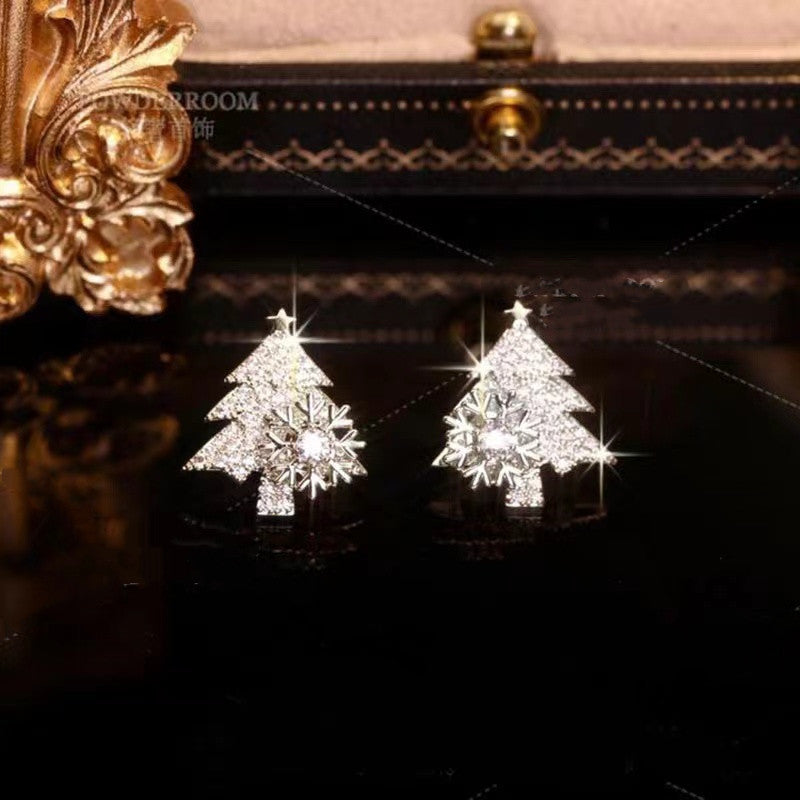 Rotatable Christmas Tree Earrings Shiny Rhinestone Snowflake Stud Earring New Year Xmas Festival Ear Jewelry Gifts Autumn And Winter Product information: Material:Copper Style: fashionable and simple Features:Geometry Color:picture color Size Information: