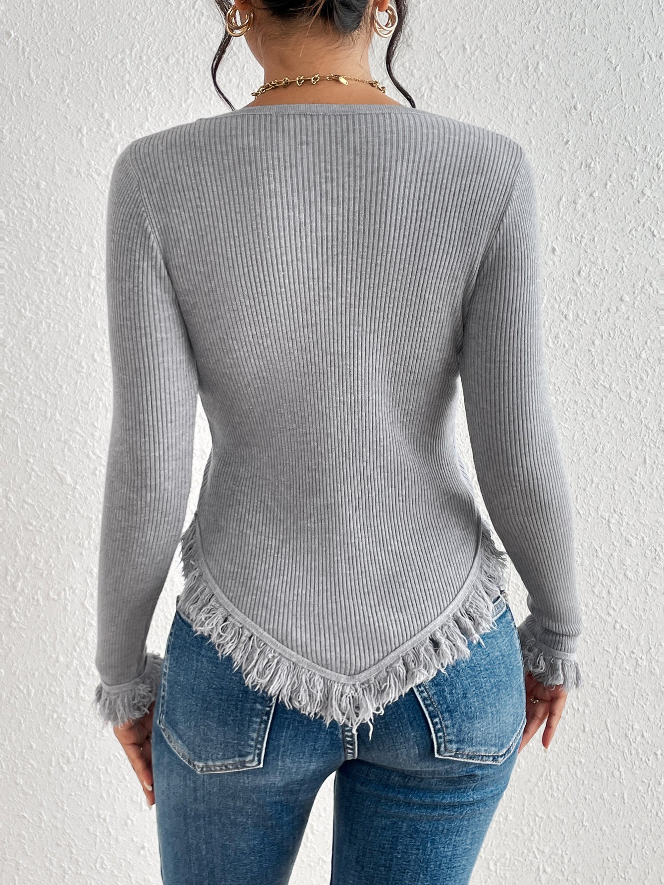European And American Autumn And Winter Ins Style Simple Solid Color Big Neckline Tassel Pullover Knitted Sweater Product information: Pattern: solid color Color: Gray Size: S,M,L Style: slim fit Style type: temperament commute Combination form: Single pi