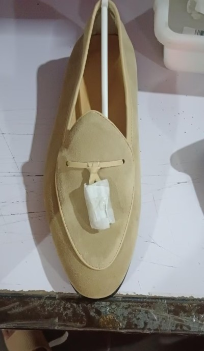 Suede Slip On Fashion Loafers Product Details: Function: lightweight Color classification: dark blue, khaki, dark brown Upper material: first layer of cowhide (except cow suede) Closing method: one pedal Size information: Size: 38 39 40 41 42 43 44 (Unit: