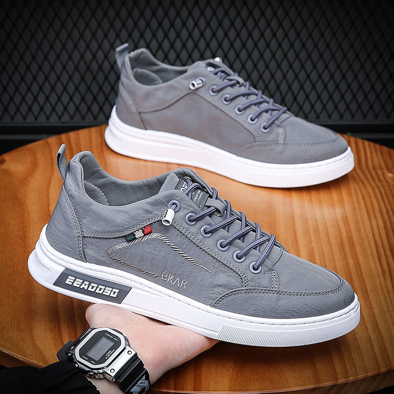 Casual Men's Korean Version Sports Canvas Shoes Product information: Toe shape: round toe Upper material: canvas Style: Street Popular element: Cross strap Pattern: Solid color Color: black T31, gray T31 Sizes: 39,40,41,42,43,44 Sole material: rubber Inne