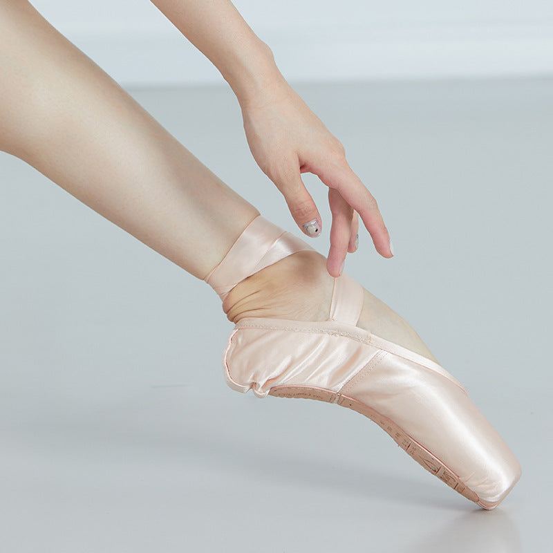 Lace-up Ballet Shoes Satin Leather Pointe Shoes Ballet Training Shoes Hard Shoes Product information: Suitable season: summer, winter, spring, autumn Purpose: Ballet Applicable scene: dance sports Color: F100SP is soft, F101SP is moderate, F102SP is hard