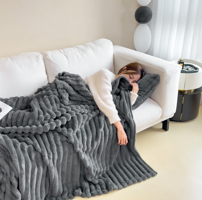 Soft Wind Bubble Velvet Blanket Warm Solid Rabbit Fur Blankets Double-sided Thickening Cover Throw Warm Fur Blanket Overview: Superior Warmth and Softness: Embrace the cozy embrace of our Luxurious Bubble Faux Rabbit Fur Blanket, a premium blanket with AB