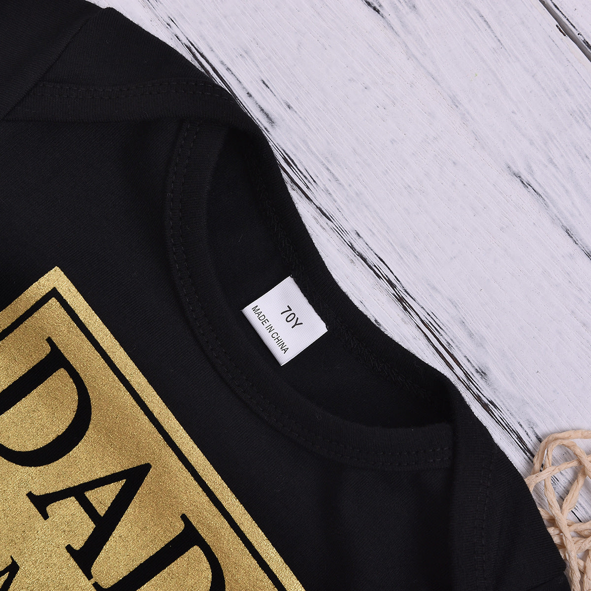 Baby onesies Use gender: neutral/male and female sleeve length: short sleeve Whether hooded: not hooded For the season: Summer 1. Asian sizes are 1 to 2 sizes smaller than European and American people. Choose the larger size if your size between two sizes