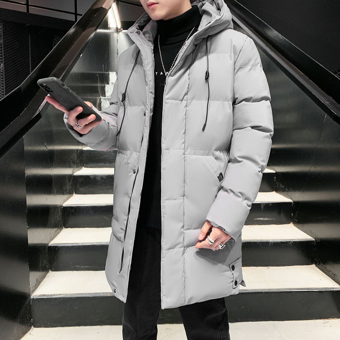 Trendy brand winter down padded jacket Edition type: Loose Placket: zipper Filling: cotton Whether Hooded: Hooded Thickness: thicker pattern: plain Error range: 1-2cm Suitable for the crowd: teenagers Main fabric composition: polyester fiber (polyester) T