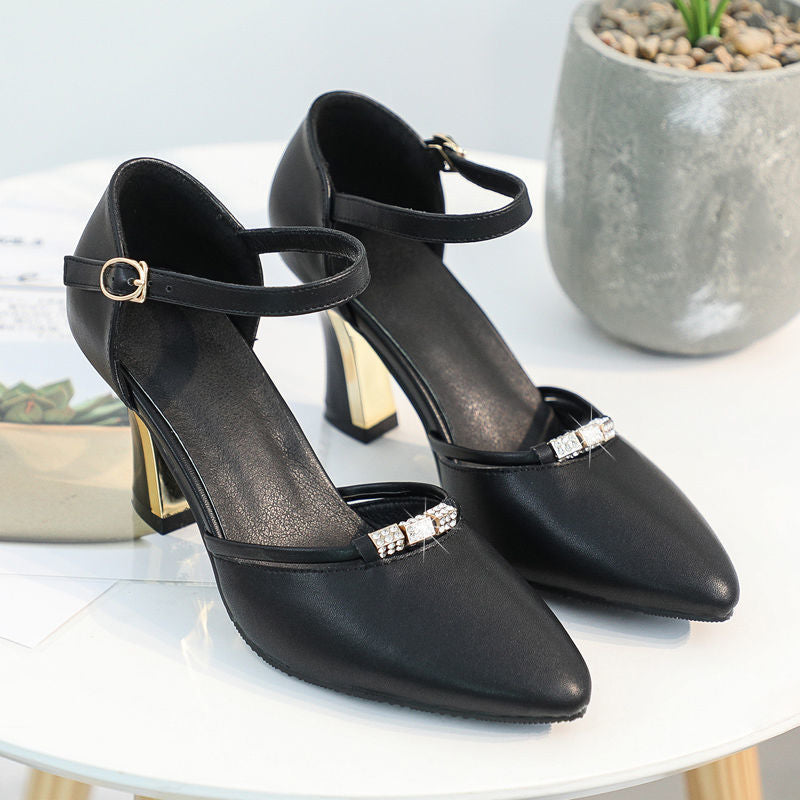 Word Buckle Block Heel High Sandals Overview: Unique design, stylish and beautiful. Good material, comfortable feet. A variety of colors, any choice. Specification: Color: black, apricot Size : 34,35,36,37,38,39,40 Upper material: multi-material stitching
