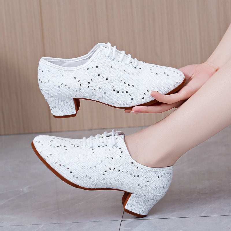 Female Teacher Breathable Mesh Square Shape Training Social Dance Overview: Unique design, stylish and beautiful. Good material, comfortable feet. A variety of colors, any choice. Specification: Applicable gender: female Sole material: rubber Color: White