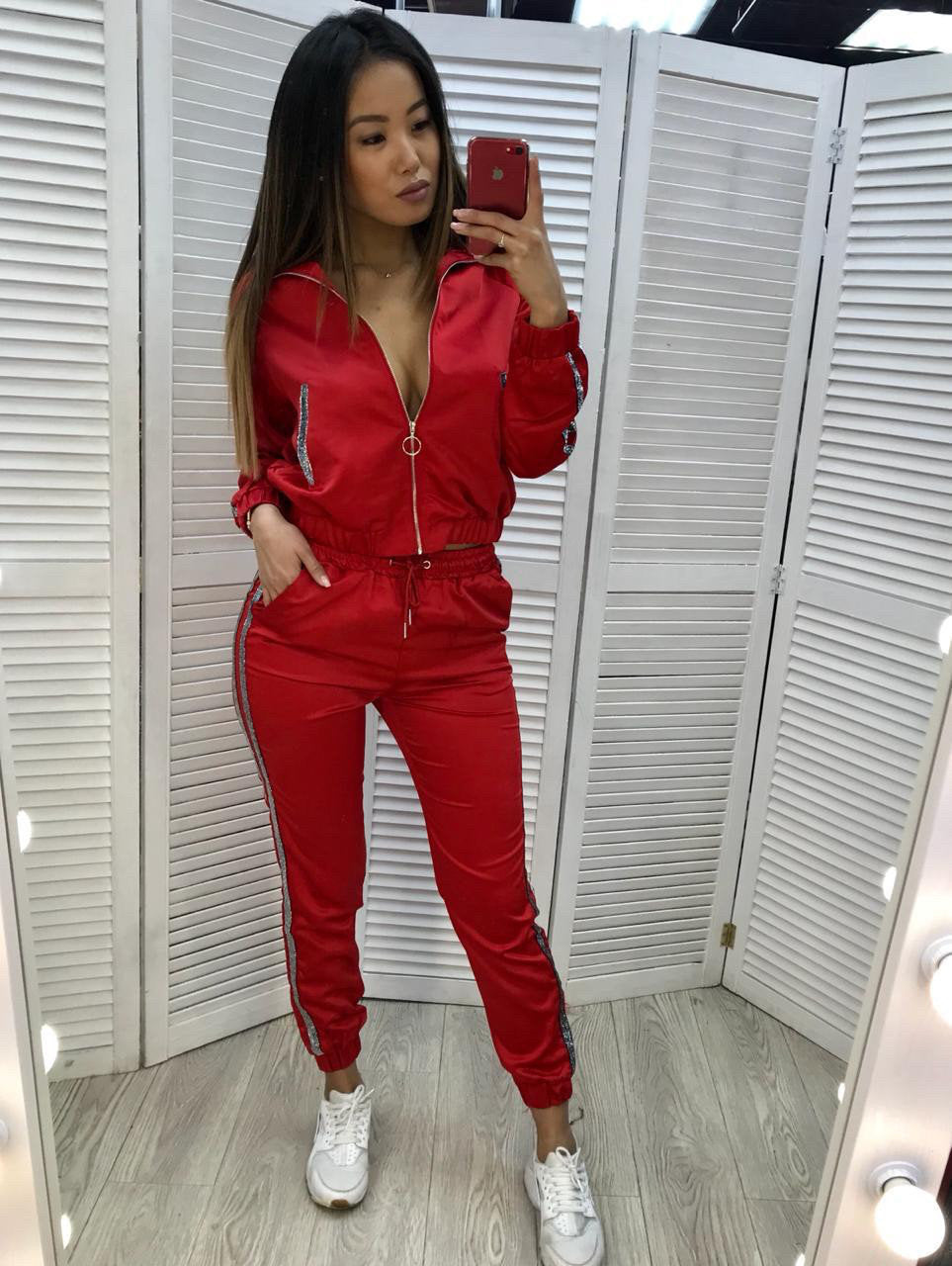 Women's sports and leisure suits Style: pants suit Top style: sweater fleece Sleeve length: long sleeve Pants style: straight pants Length: trousers Color: red, gray, black! Size: S, M, L, XL size Length bust shoulder Sleeve Pants length S 60 90 36 59 96