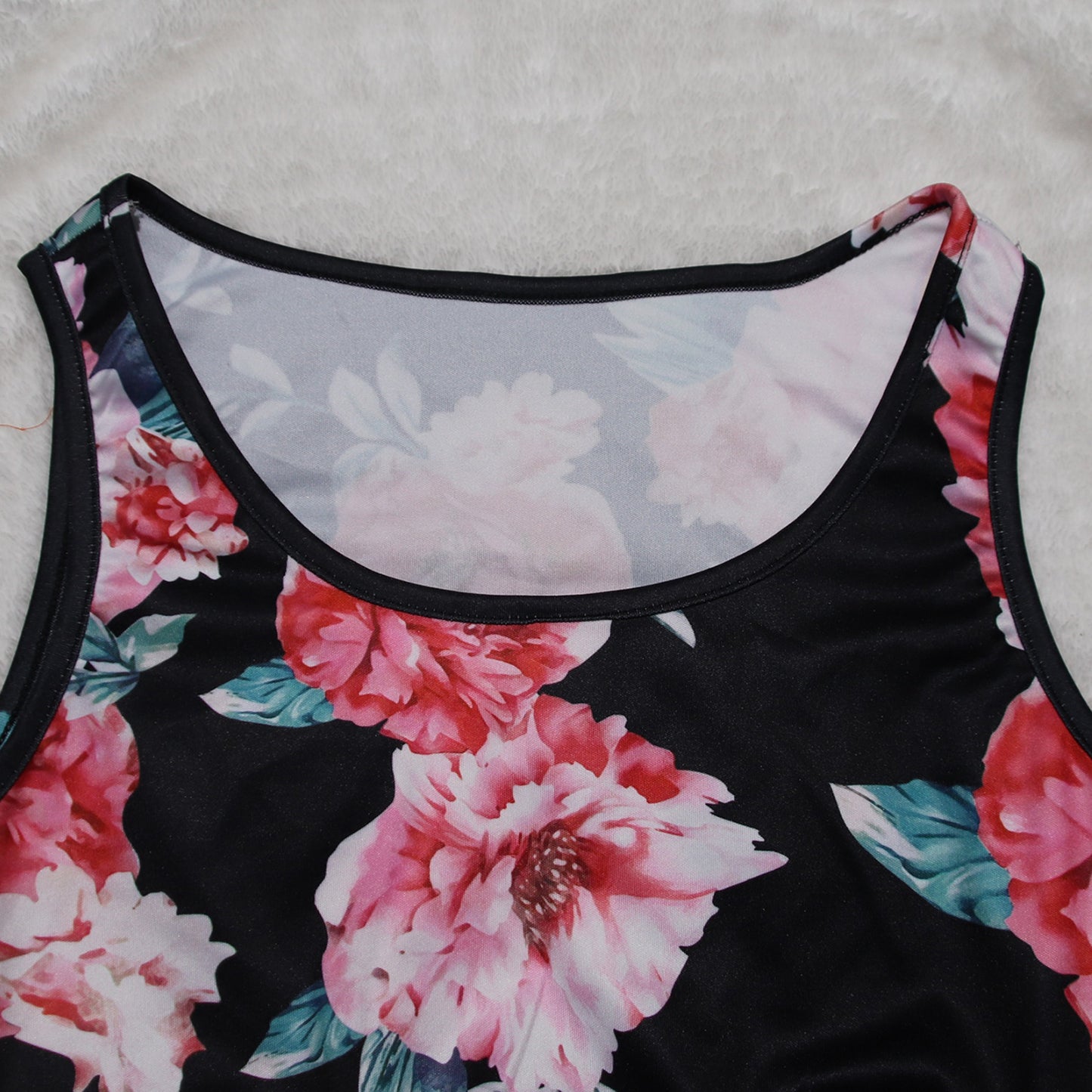 Women's Sports Swimwear Shorts Set Product information : Pattern style: quick-drying, sexy, tight-fitting, highly elastic, European and American, conservative. Whether it is dragged by strip steel: no steel bracket and no chest pad. Fabric composition: po