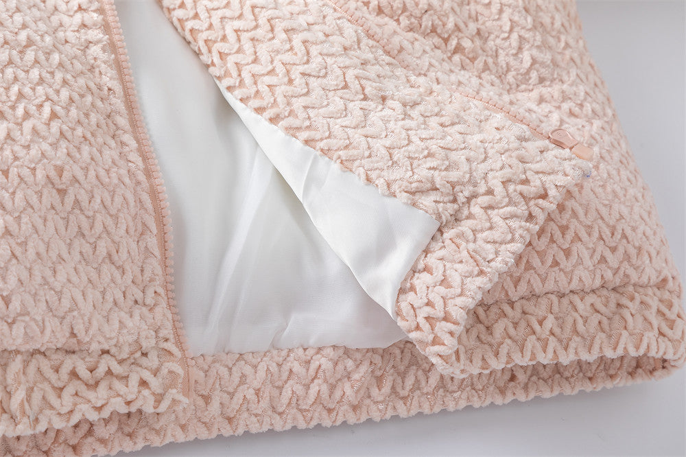 Warm Stand Collar Cotton-padded Coat Men Product information: Color: pink, khaki, Green Suitable for people: Youth Size: M,L,XL,XXL Applicable scenarios: Leisure Main fabric composition: Nylon Applicable Gender: Male Size Information: Note: 1. Asian sizes