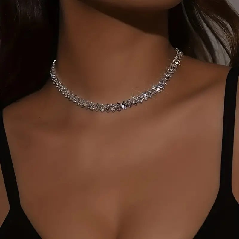 Fashion All-match Love Necklace Women's Sweet Product information: Treatment Process: Electroplating Color: Silver love heart, silver full Diamond Applicable population: Female Pendant material: Alloy Chain style: Regular chain Material: Copper Style: Eur