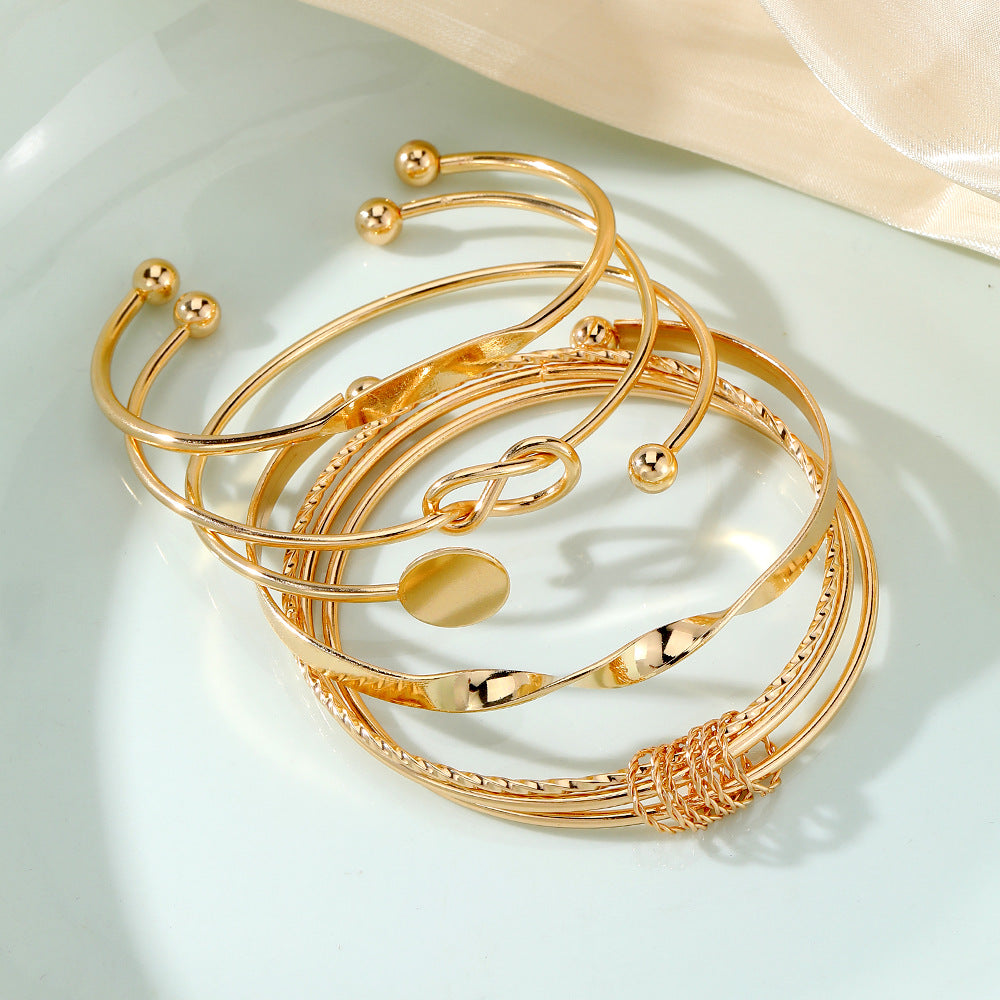 Retro Simple Chain Bracelet Fashion Product information: Treatment Process: Electroplating Color: HS1226 Applicable people: Unisex Style: Women's Material: Alloy Shape: Geometry Popular elements: round, dot, ring Packing list: Bracelet X5pcs Product Image