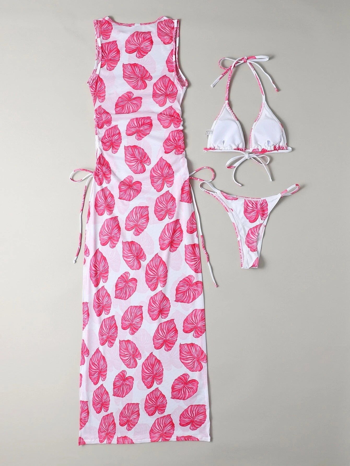 Swimsuit Women's Split Three-point Backless Print Mesh Three-piece Suit Product information: Color: red, blue Size: S,M,L Lining composition: Polyester Fiber (polyester) Content of lining ingredients: 82 Style: briefs, bikini, boxers, triangle bikini, ski