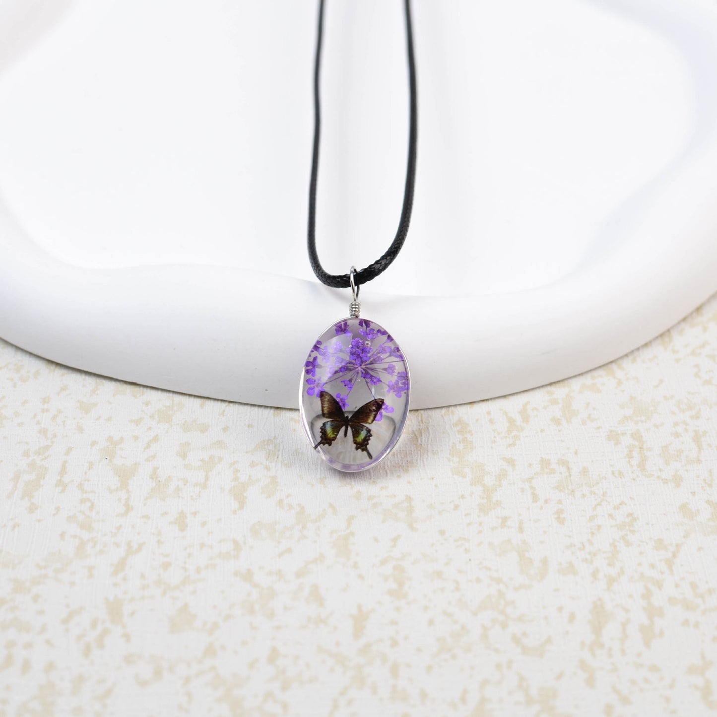 Glass Time Stone Butterfly Lace Flower Necklace Product information: Processing Technology: manual Color: white, pink, red, yellow, orange, blue, green, Rose Red, light blue, dark blue, pink, purple, pink 2 Applicable population: Female Pendant material: