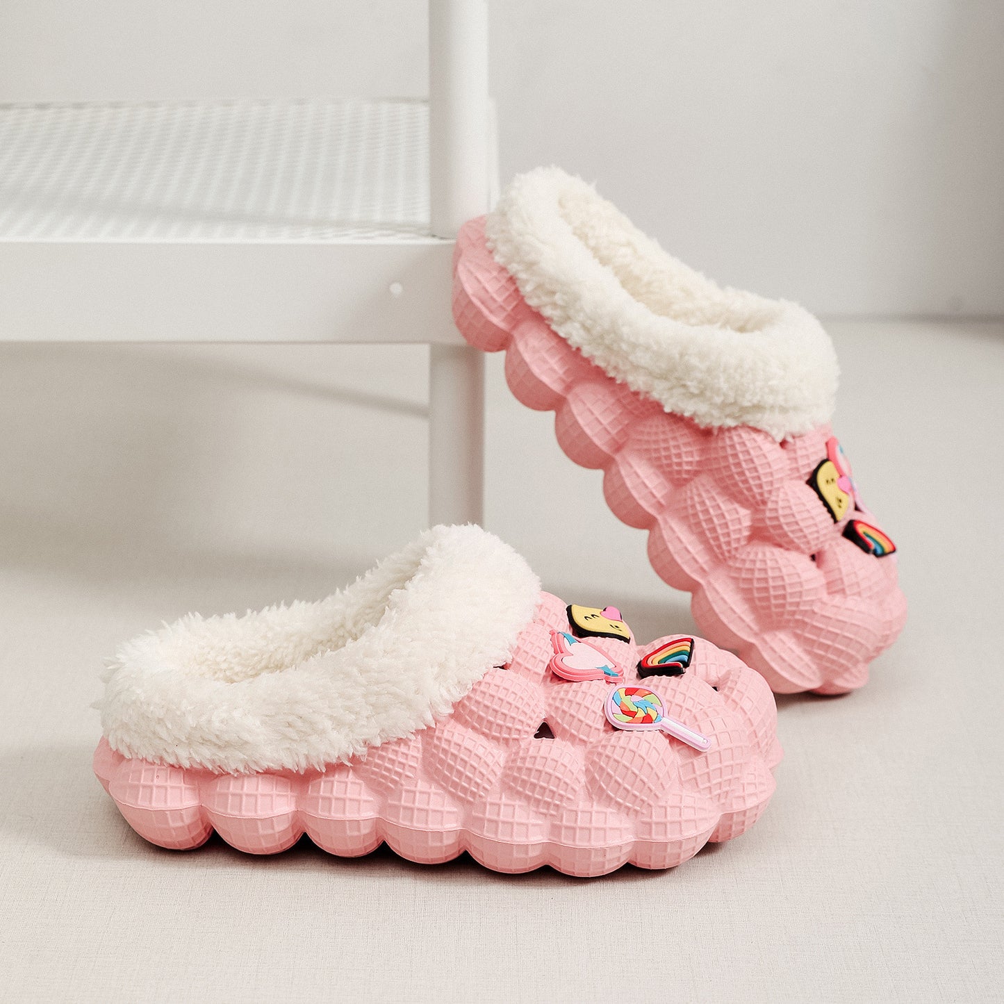 Men's And Women's Fashion Simple Casual Slippers Product information: Color: Black, creamy-white, Rose red, pink Shoe Upper material: EVA Size: 24/25(170mm),26/27(180mm),28/29(190mm),30/31(200mm),32/33(210mm),34/35(220mm),36/37(230mm),38/39(240mm),40/41(2