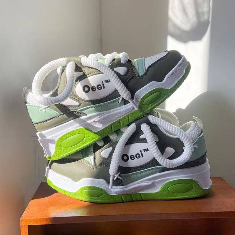 Women's Fashionable Round Toe Muffin Bottom Mid Heel Sneakers Product information: Pattern: solid color Lining material: Leather Size: 35, 36, 37, 38, 39, 40 Sole craft: injection moulded shoes Cutting depth: shallow mouth (less than 7cm) Sole material: C