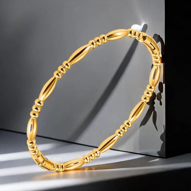 Women's Retro Stainless Steel Bracelet Fashion Simple Product information: Treatment Process: gold inlay Color: 15 E-2 steel bracelet, 15 E-3 rose gold bracelet, 15 E-4 gold bracelet Material: titanium steel Popular elements: bamboo joint Packing list: Br