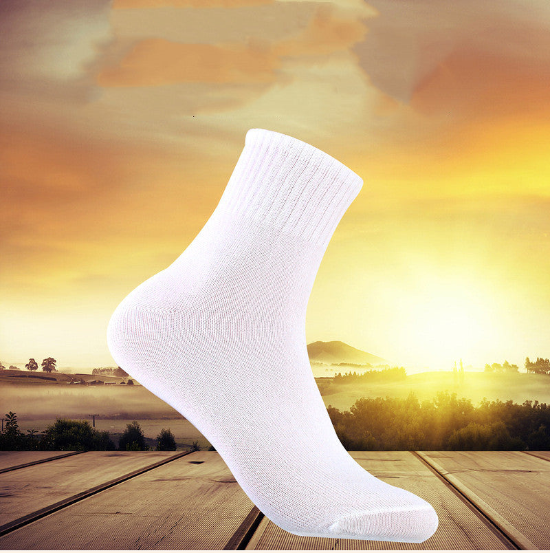 Breathable And Sweat-absorbent Thick Casual Sports Solid Color Cotton Socks Product information: Packing form: paperback style: Casual Applicable age group: Youth (18-40 Thursday) Main fabric composition: polyester fiber (polyester) The content of the mai