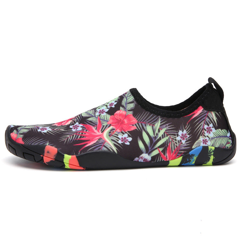 New Outdoor Wading Shoes, Hiking Shoes, Five-finger Shoes Overview: Unique design, stylish and beautiful. Good material, comfortable feet. A variety of colors, any choice. Specification: Function: breathable Style: casual Inside material: cloth Sole Mater