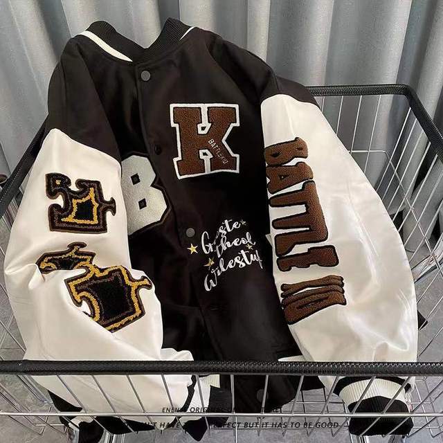 American Retro Couple Loose Jacket Introducing the American Retro Couple Loose Jacket! Make a statement and show off your vintage style with this bold and fashionable retro-inspired jacket. Crafted from soft, durable fabrics, these jackets are designed to