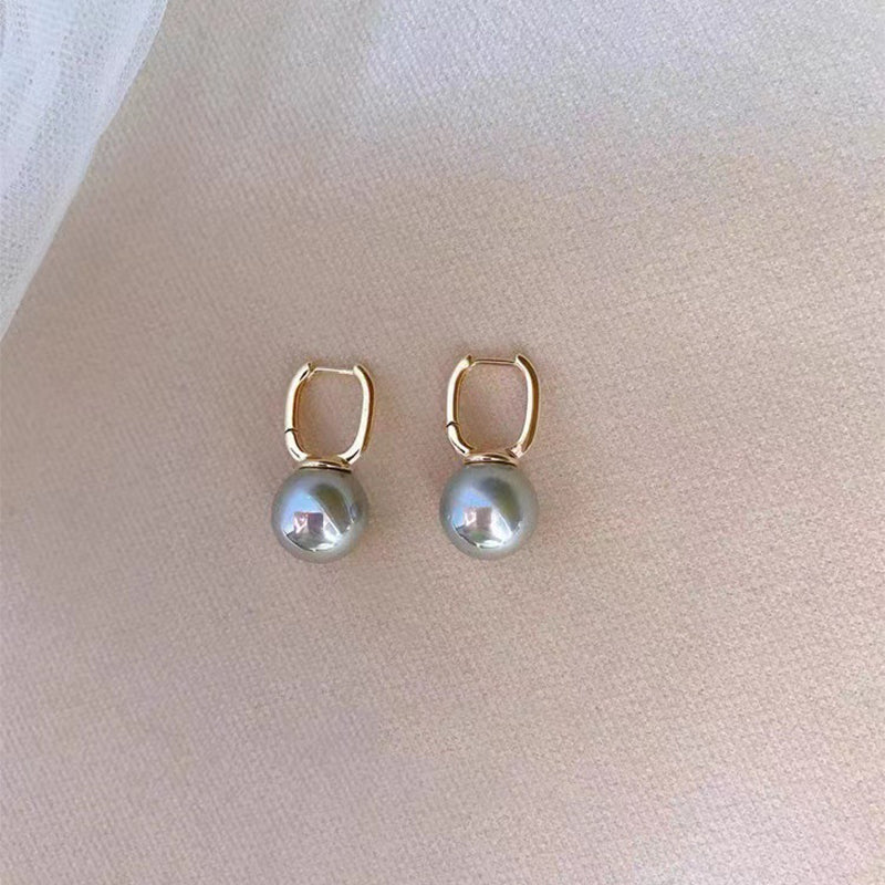 Elegant Retro Pearl Earrings Women's Fashion Product information: Treatment Process: Electroplating Color: white H2603, red H2603-1, gray H2603-2 Applicable population: Female Material: Alloy Shape: Geometry Popular elements: Pearl Packing list: Earrings