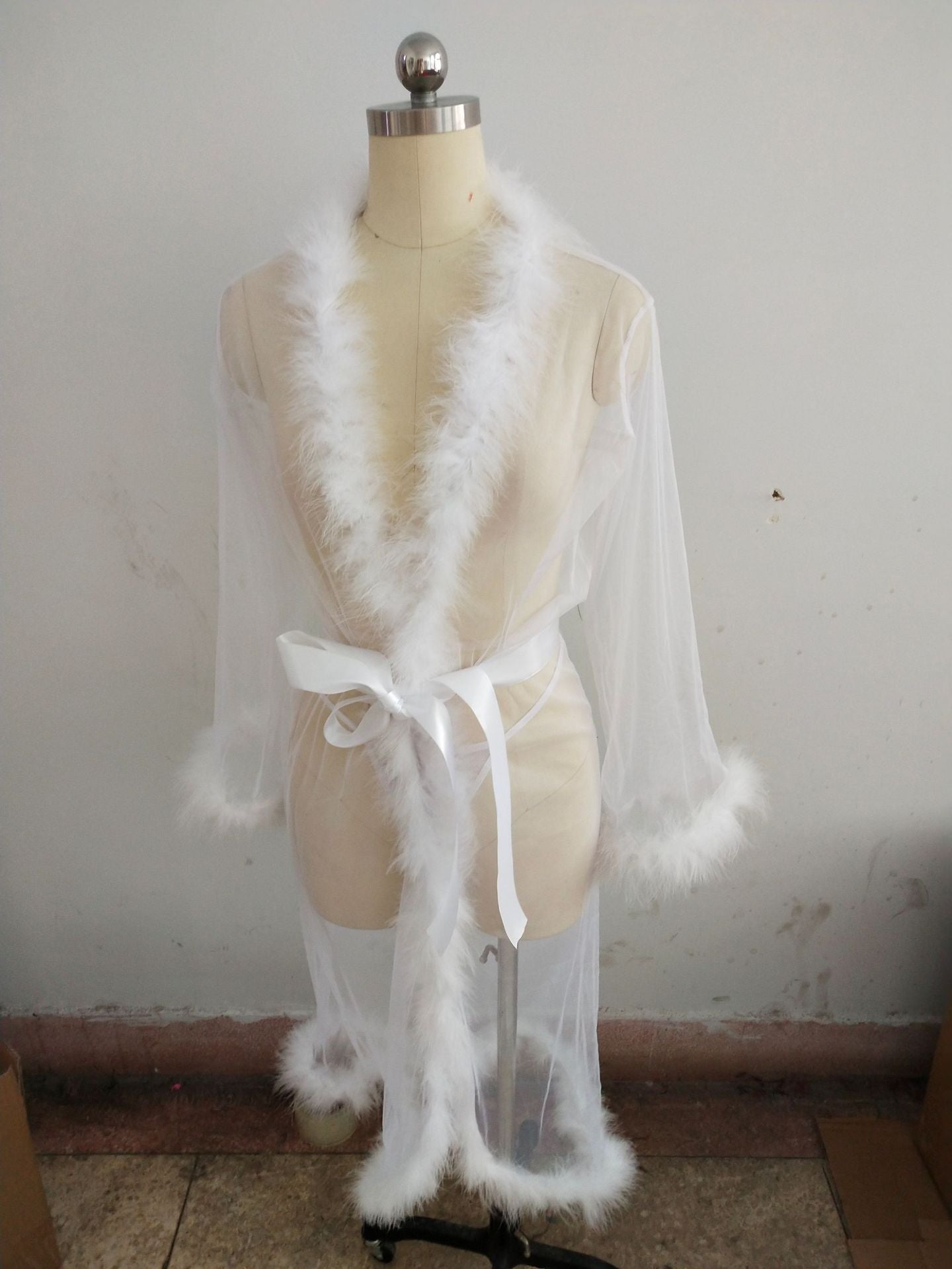 Sexy lingerie Fabric name: nylon/nylon Main fabric composition: the content of main fabric composition of spandex is 1 (%). Style: long skirt Applicable gender: female Size: average size 1. Asian sizes are 1 to 2 sizes smaller than European and American p